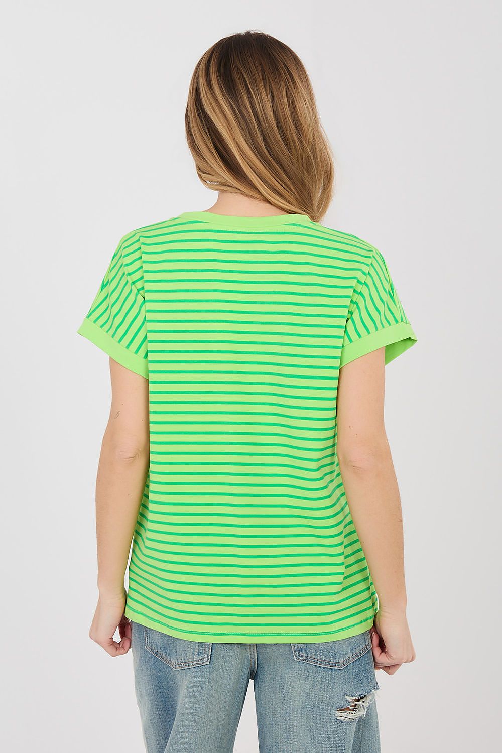 T-shirt model 225461 Relevance