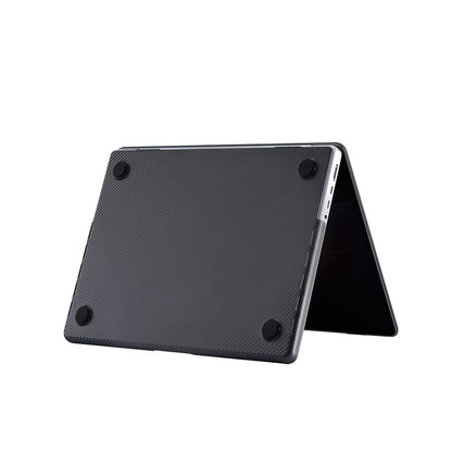 For MacBook Pro 16 inch (2026) A3429 A3428 / (2025) A3186 A3403 / (2024) A2991 / (2023) A2780 / (2021) A2485 Carbon Fiber Texture Hard Laptop Cover Shock-Absorbent Hardshell Case