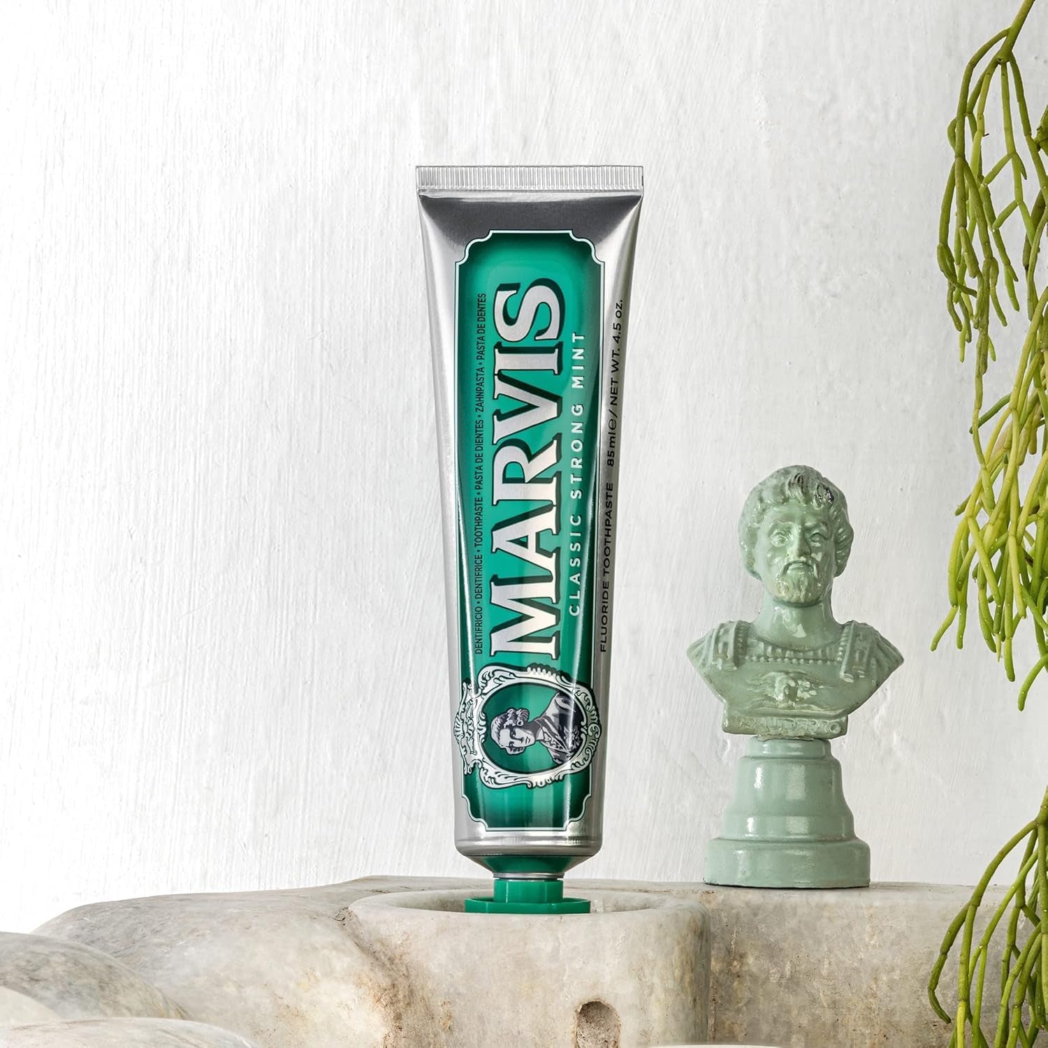 Marvis Classic Strong Mint Zahnpasta, 85 Ml, Zahnpasta Mit Geschmacks-Erlebnis-Garantie Für Belebende Und Langanhaltende Frische