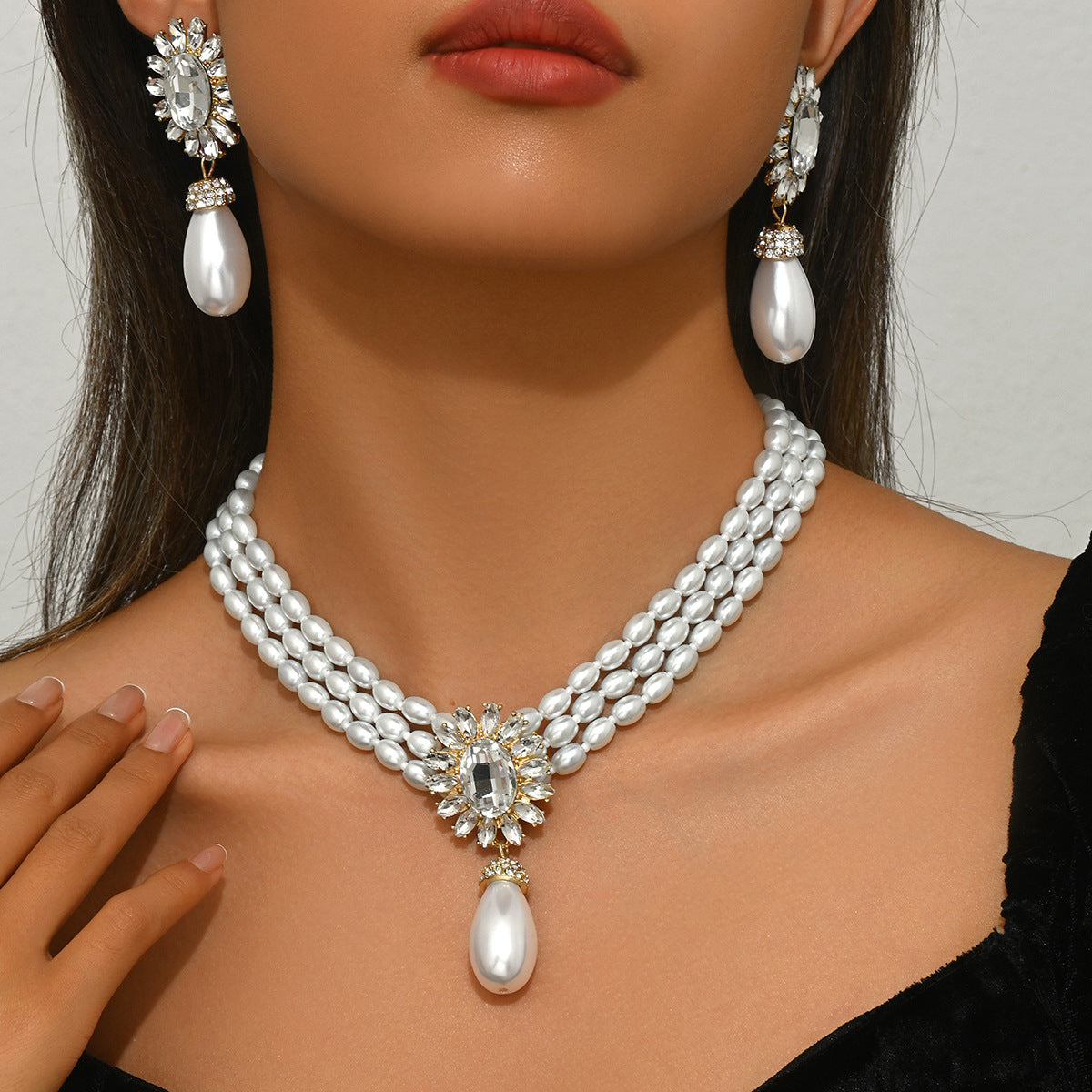 Women Pearl Necklace Earrings Set Geometric Multilayer Choker Crystal Inlaid Alloy Jewelry