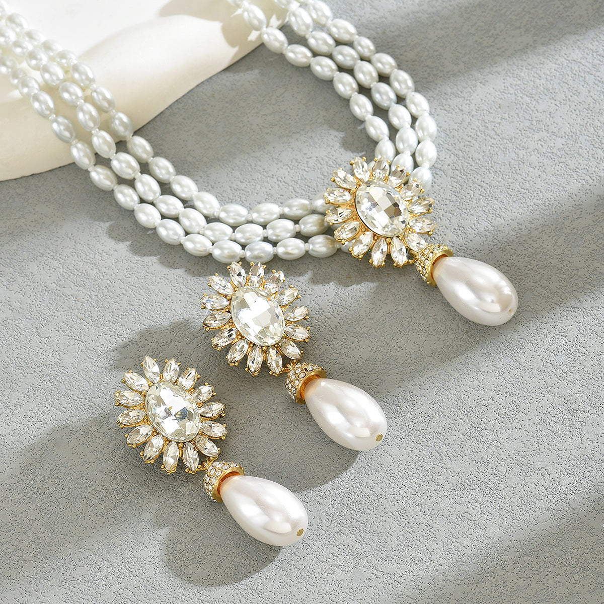 Women Pearl Necklace Earrings Set Geometric Multilayer Choker Crystal Inlaid Alloy Jewelry