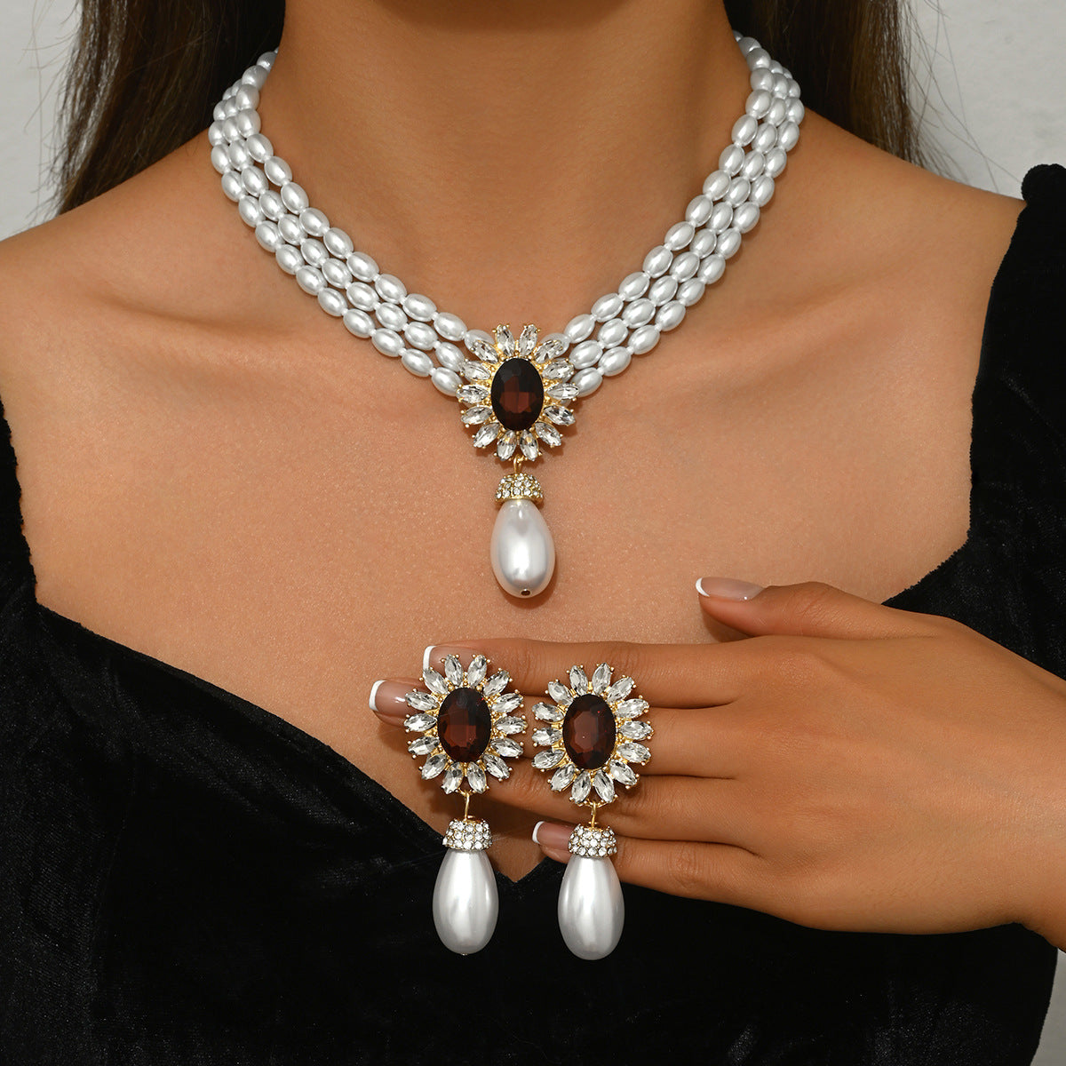 Women Pearl Necklace Earrings Set Geometric Multilayer Choker Crystal Inlaid Alloy Jewelry